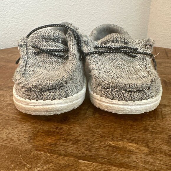 Hey Dude Wally Sox Skater - Picture 2 of 9